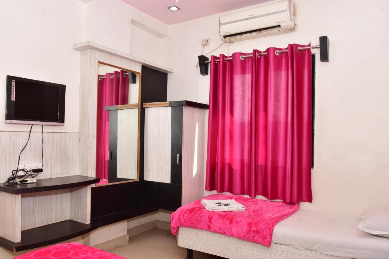 Hotel Temple Sai Ширди Екстериор снимка
